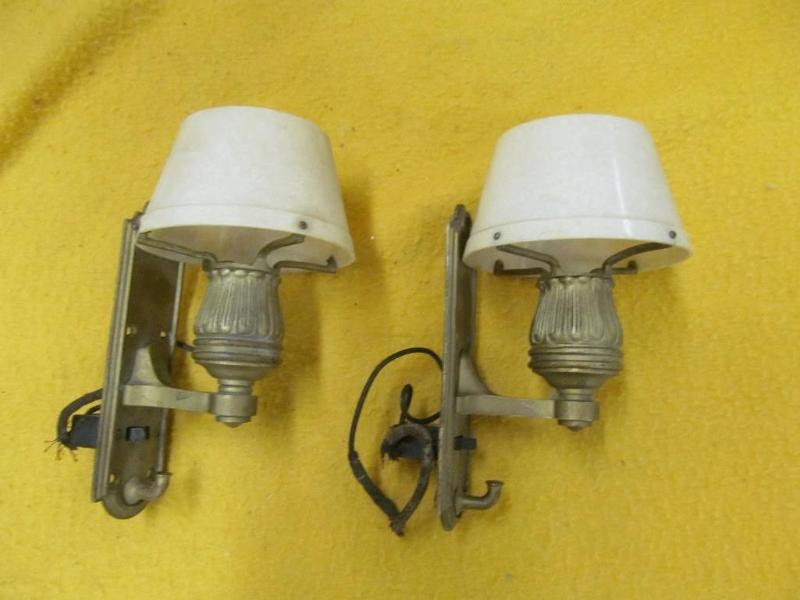 lot 219 image: Pair of Wall Mount Brass Lights wit...