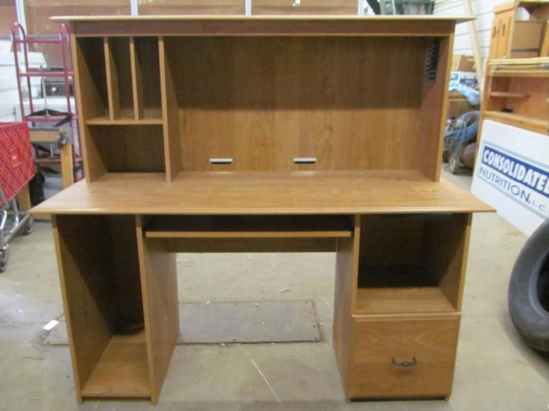 lot 236 image: Home Computer Desk, 5w x 2d...