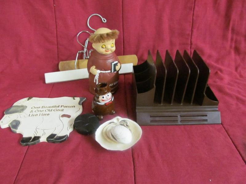 lot 246 image: Desk Organizer, 2 Hangers, Sea Shel...
