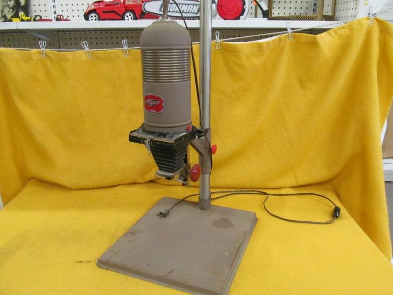 lot 35 image: Federal Enlarger...