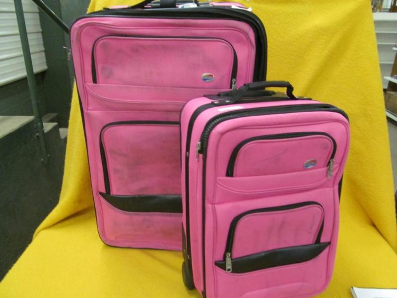 lot 46 image: American Tourister 2 piece set both...