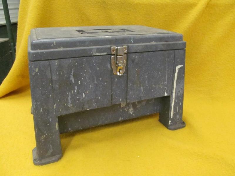 lot 48 image: Tool chest Step Stool...