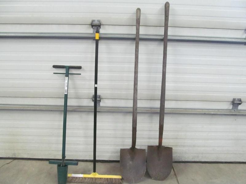 lot 5 image: Bulb Hound, 2 Spades, Broom with Sq...
