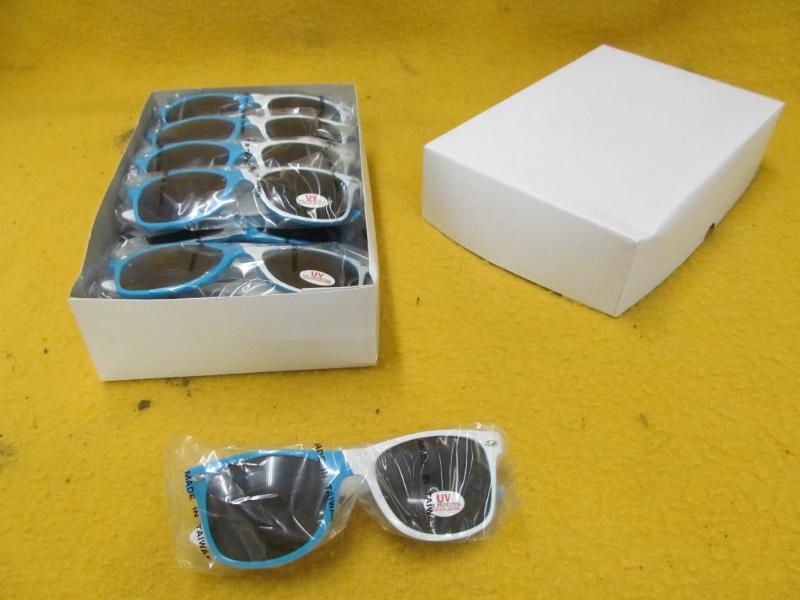 lot 61 image: 12 pair of Bluewhite Sunglasses...
