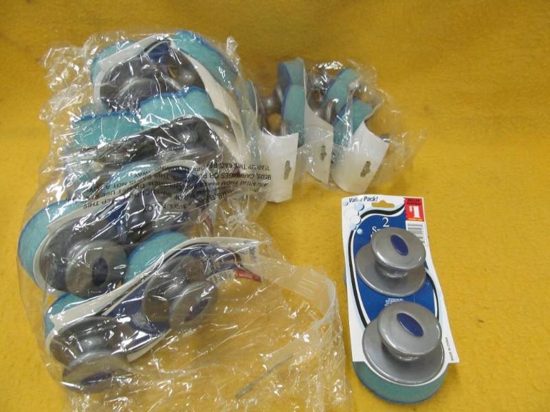 lot 63 image: 11 New in Packages Sponge Scrubbers...