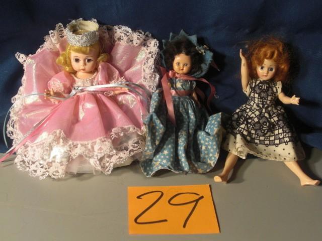 3 Plastic dolls, see height from th...