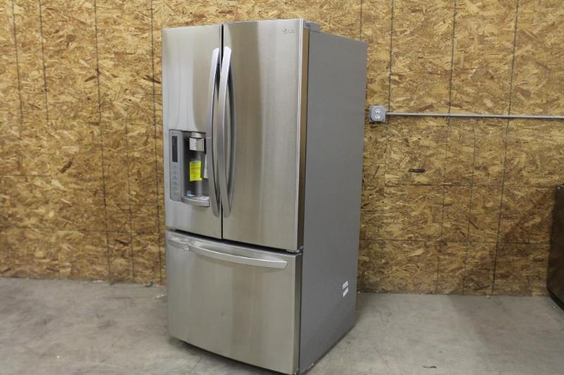 lot 3 image: NEW LG ULTRA-LARGE CAPACITY FRENCH DOOR REFRIGERATOR WITH ICE & WATER DISPENSER (FITS A 33 OPENING)