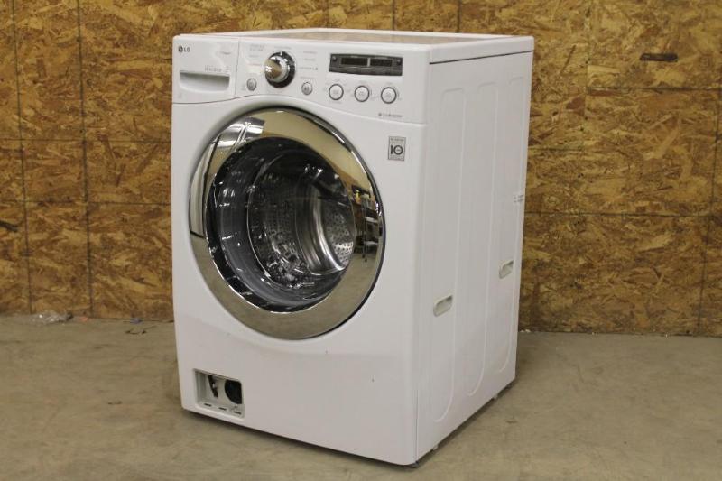 lot 9 image: NEW LG 3.6 CU. FT. EXTRA LARGE CAPACITY STEAMWASHER WITH COLDWASH TECHNOLOGY