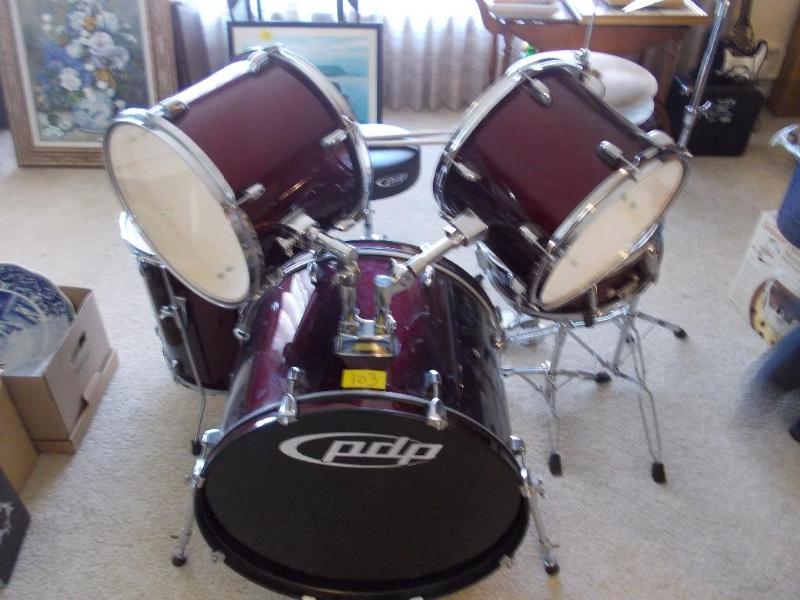 Set Of PDP Drums (Maroon Color) Sna...