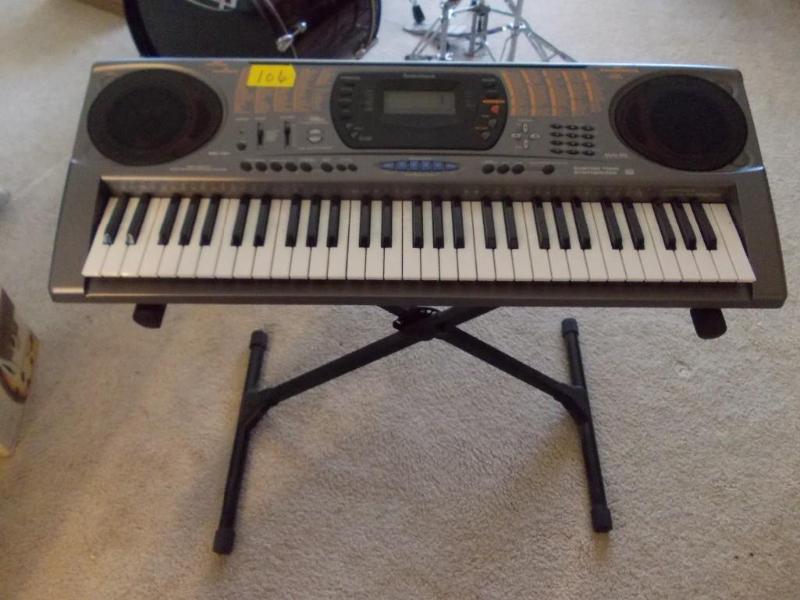 Radio Shack Electric Keyboard (Cust...