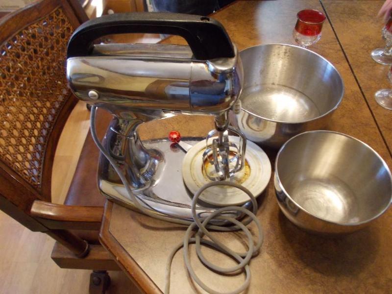 Hamilton Beach Stand Mixer With Bow...