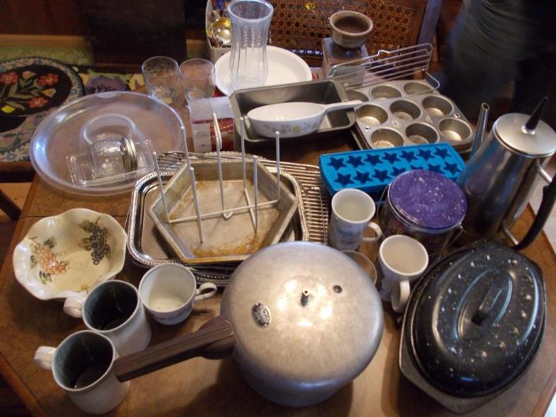 Large Lot Of Kitchen Wares...