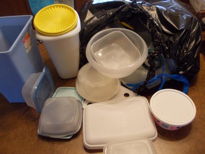 Large Lot Of Tupperware (Big Bag Fu...