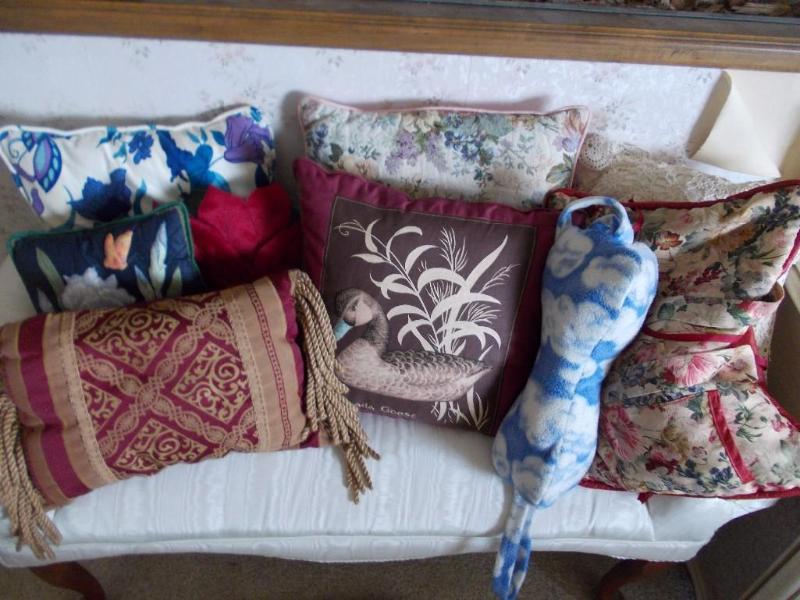 Large Lot Of Assorted Decorative Th...