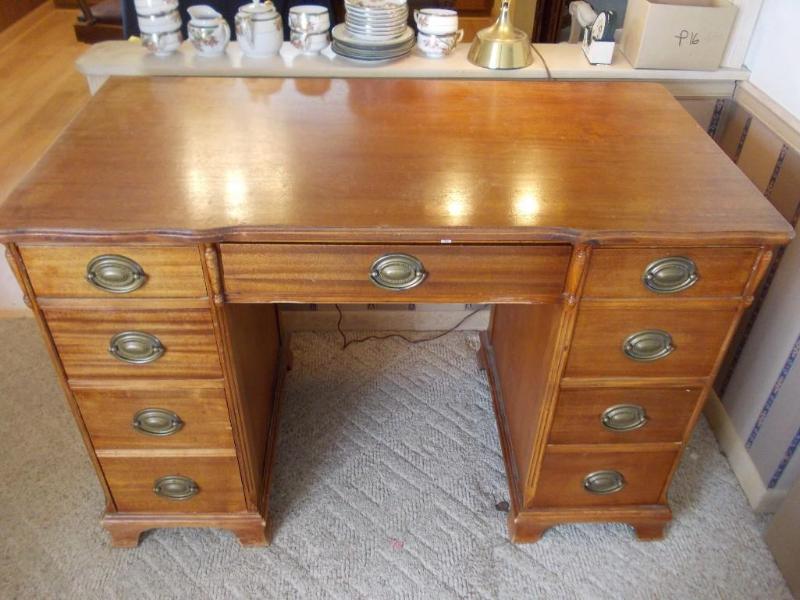 8-Drawer Wood Desk (44&quot x 23&q...