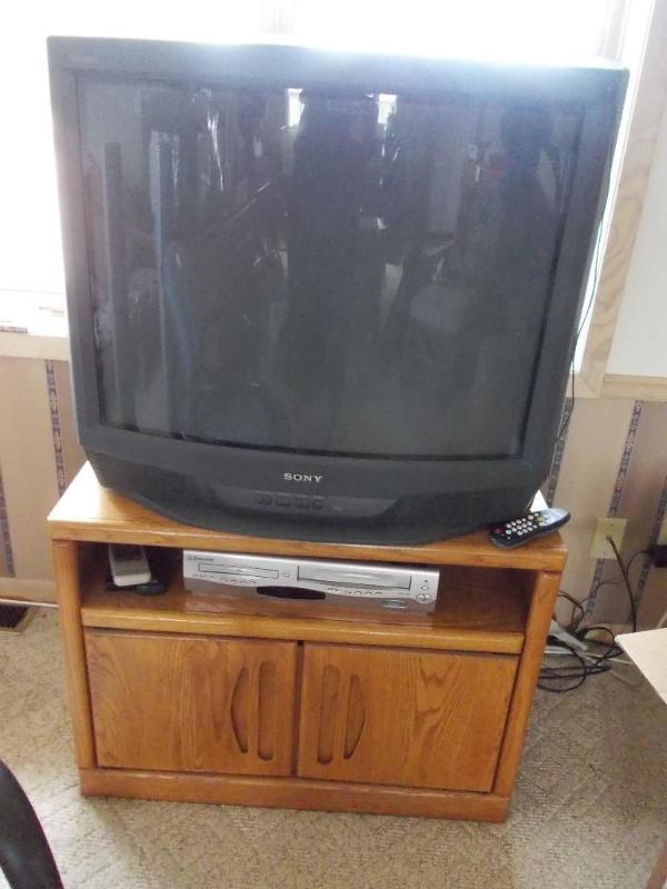 32&quot Sony TV With Remote, Emers...
