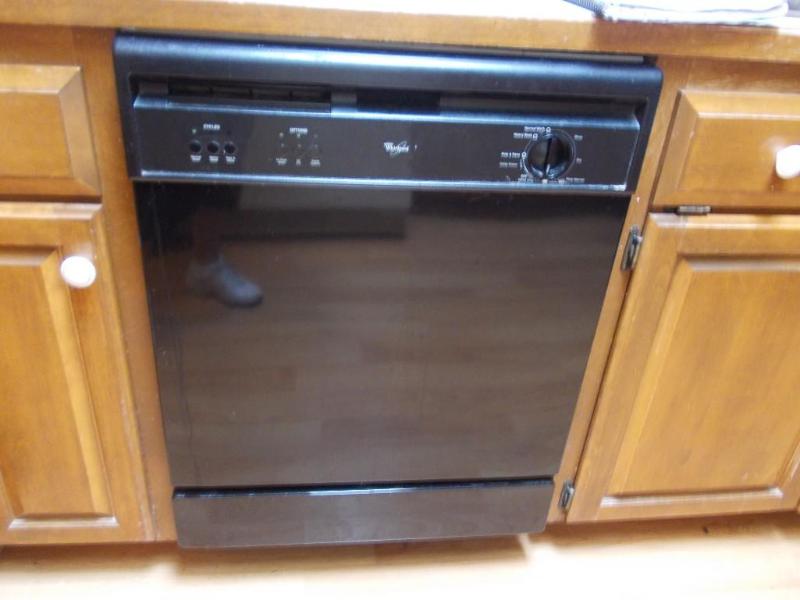 Whirlpool Dishwasher (24&quotx35&q...