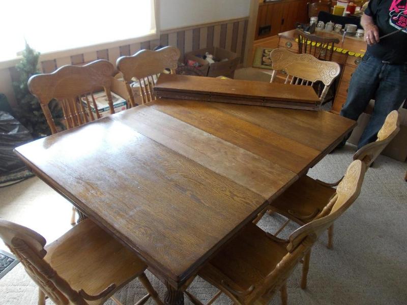 Vintage Oak Table (42&quotx42&quot...