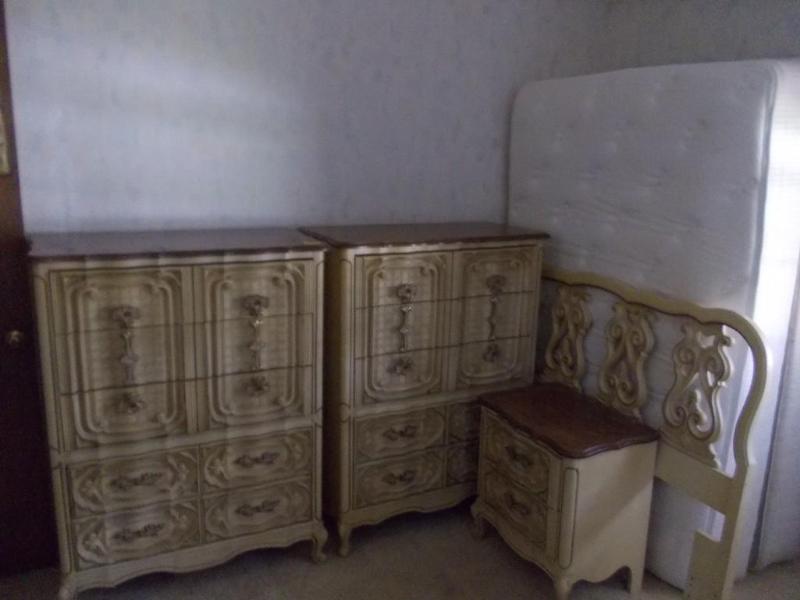 2-BureauChestArmoires (5-Drawers)...