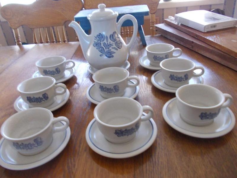 Pfaltzgraff Coffee Server With 8-Cu...
