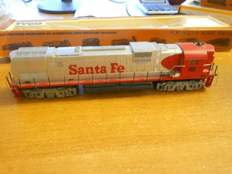 Tyco santa sale fe train set