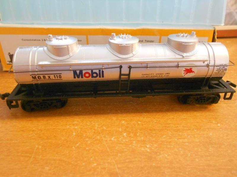 Bachman HO Mobil triple tank oil ca...