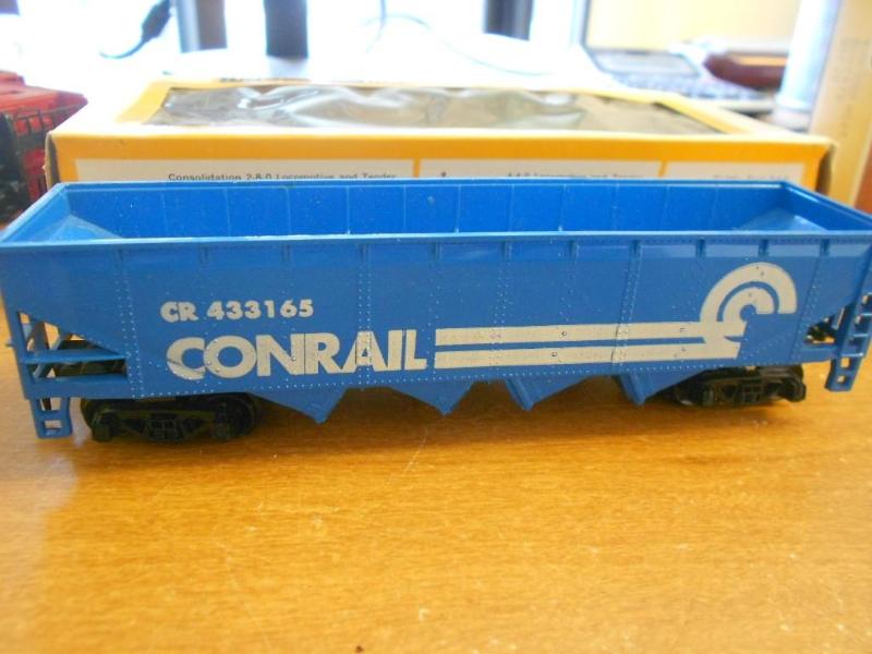 Bachmann HO Conrail hopper car # 43...