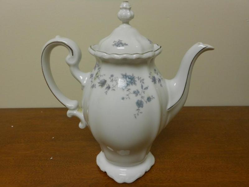 Traditions Blue Garland China Tea P...