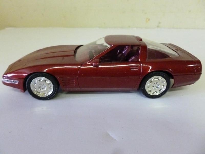 lot 101 image: Ertl AMT 1991 Corvette ZR-1 Dealer ...
