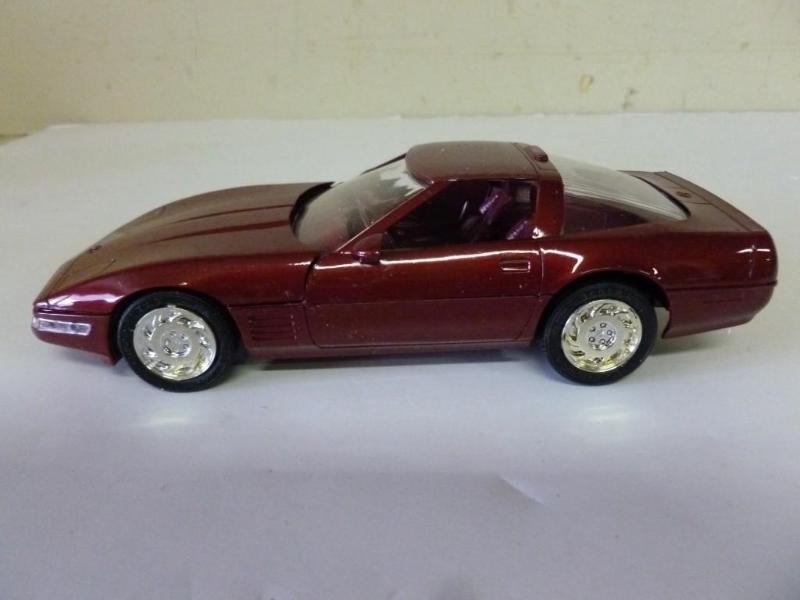 lot 102 image: Ertl AMT 1991 Corvette ZR-1 Dealer ...