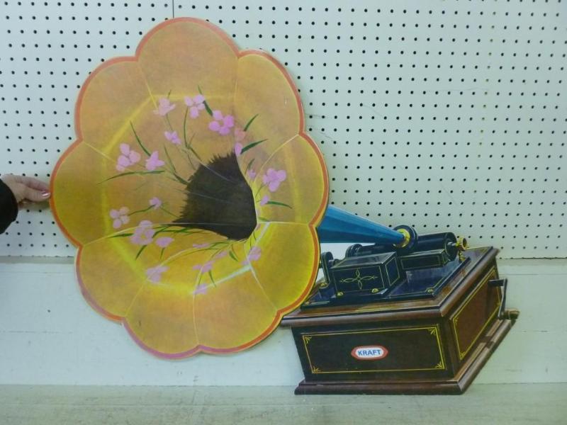 lot 114 image: Vintage Kraft double sided heavy ga...