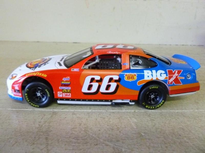lot 121 image: Mattel Hot Wheels NASCAR 2000 Darre...