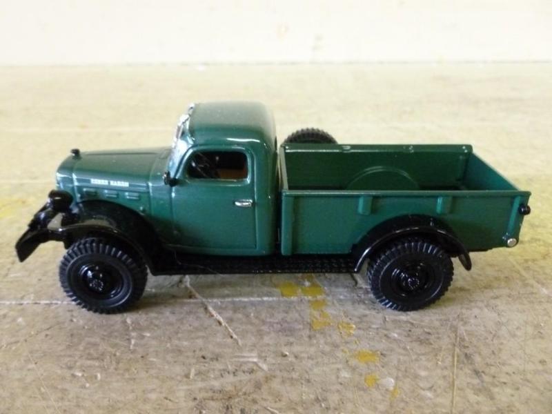 lot 130 image: Mattel 1946 Dodge 132 scale die ca...