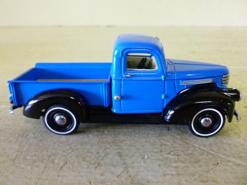 lot 132 image: Mattel 1941 Chevrolet 132 scale di...