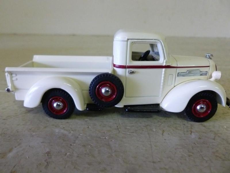 lot 133 image: Mattel 1939 Reo 132 scale die cast...