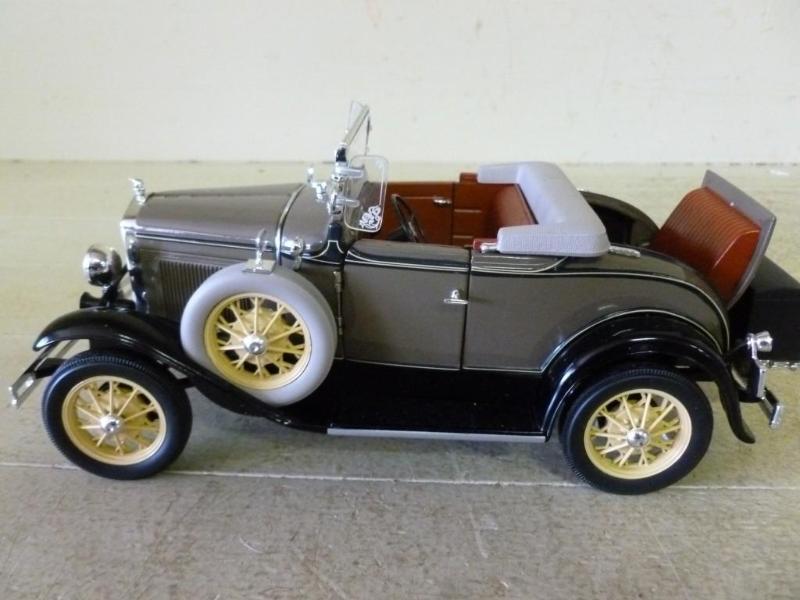 lot 137 image: Large Motor City Classics 1931 Ford...