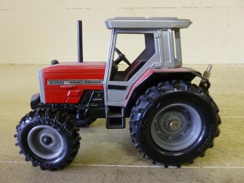 lot 144 image: Ertl Massey Ferguson 3050 die cast ...