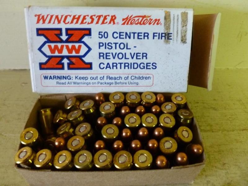 lot 39 image: Winchester 30 Luger&nbsppistol amm...