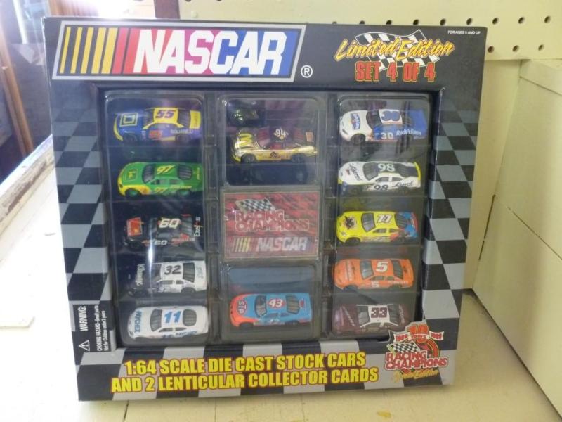 lot 45 image: Racing Champions - NASCAR 164 scal...