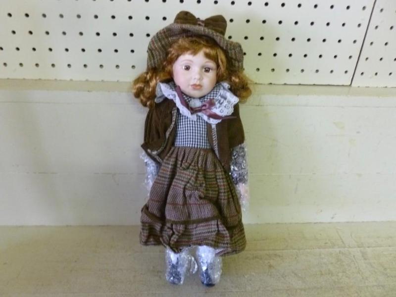 lot 62 image: Beautiful Genuine Girl Porcelain Do...