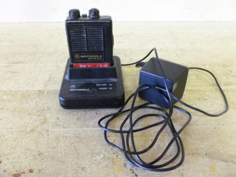lot 67 image: Motorola Minitor IISV Pager with ch...