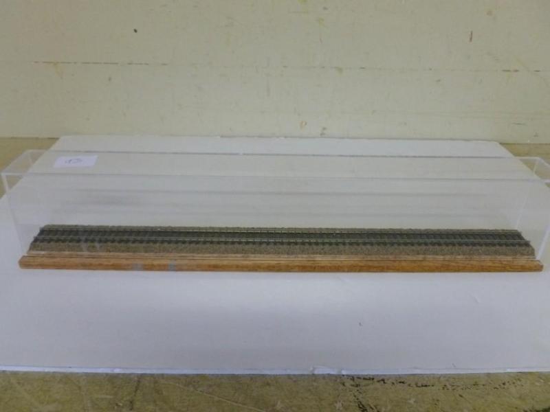 lot 93 image: Large HO Scale model railroad displ...