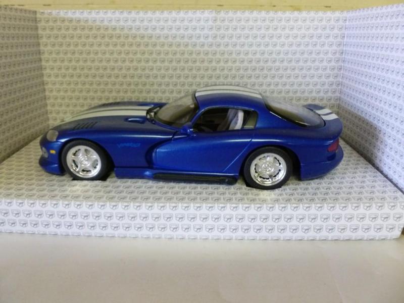 lot 96 image: 1994 Dodge Viper GTS 124 scale die...