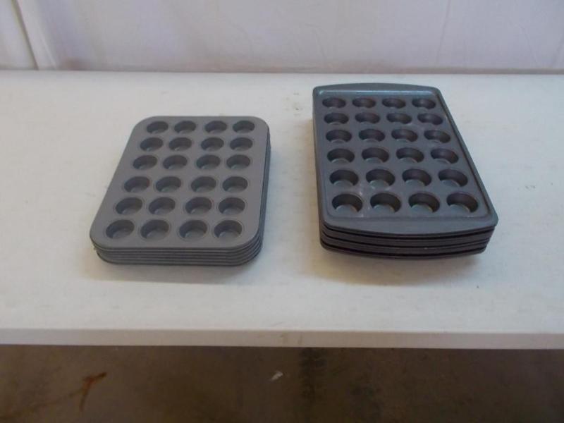 Ten, Wilton, 10-12 x 17-12 tins t...