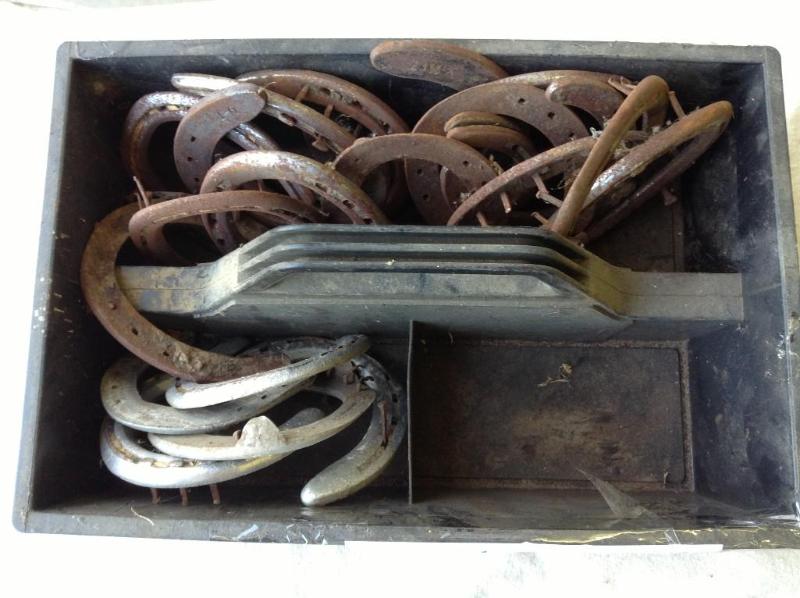 lot 106 image: Horse shoes, qty 17 used steel &nbs...