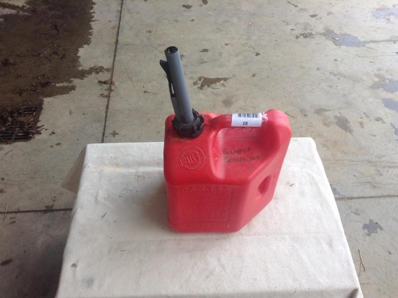 lot 18 image: Round Up Concentrate in a 2 gallon ...