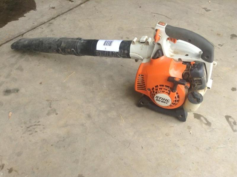 lot 2 image: Stihl model BG85CZ KAT gas powered ...