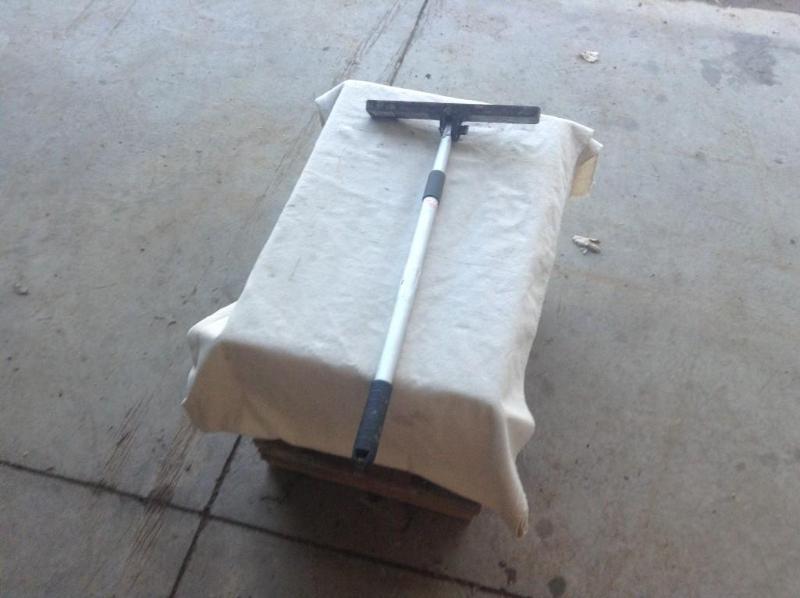 lot 39 image: Telescoping magnetic pick up tool w...