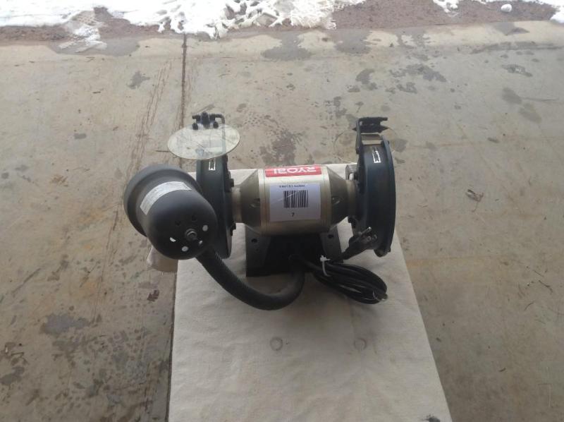 lot 7 image: Ryobi dual 6 inch bench grinder wit...