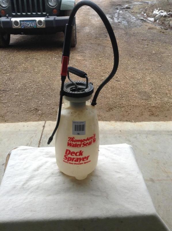 lot 78 image: 1 12 gallon Thompsons Waterseal de...